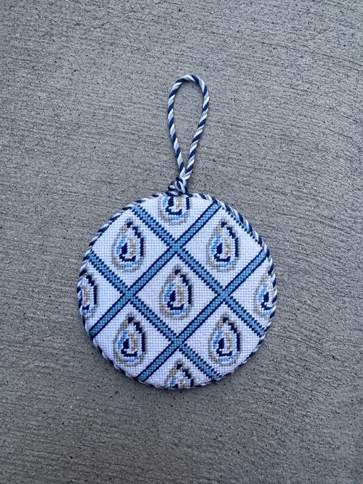 Oyster Lattice Round