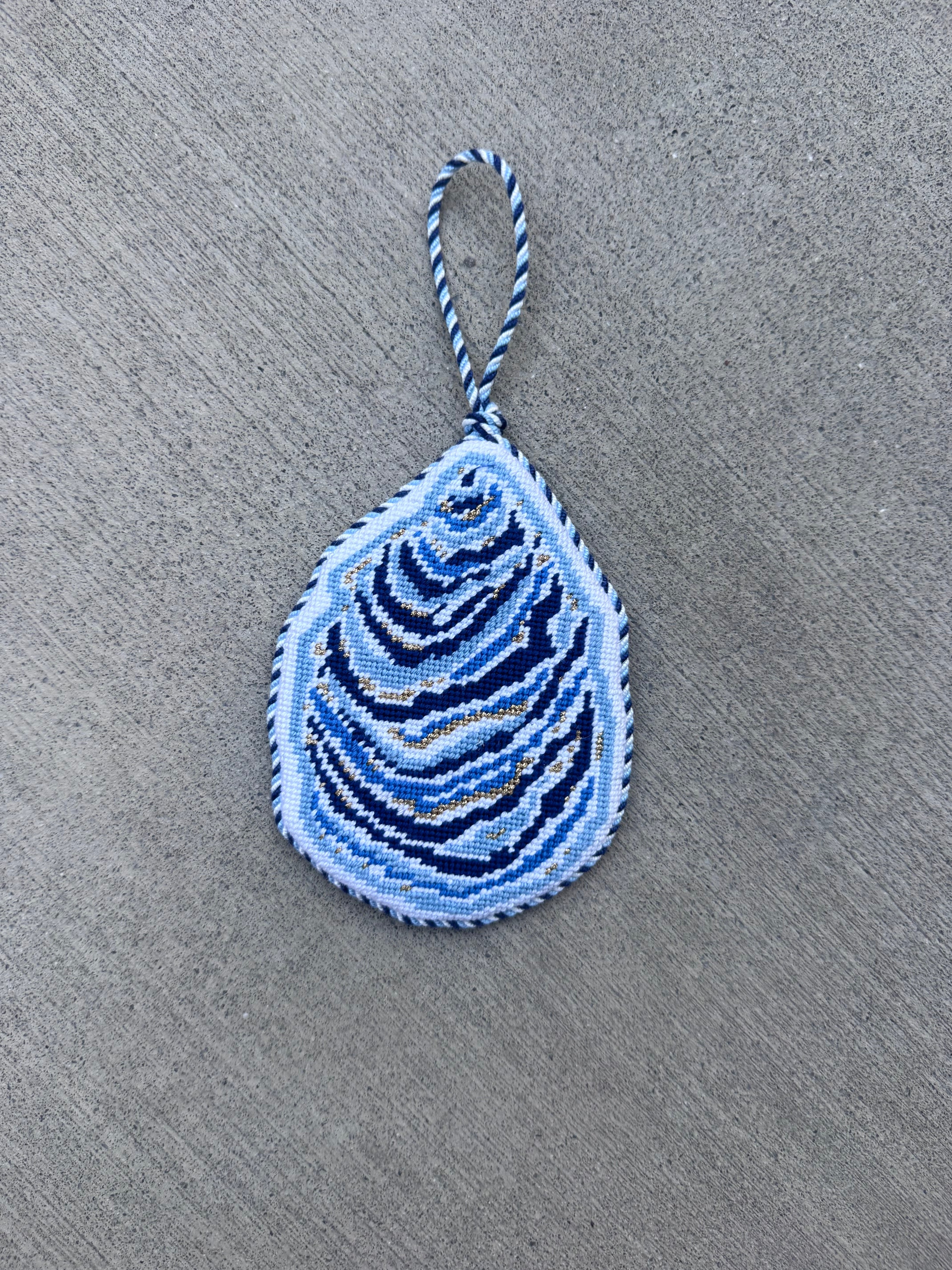Oyster Small - Blue